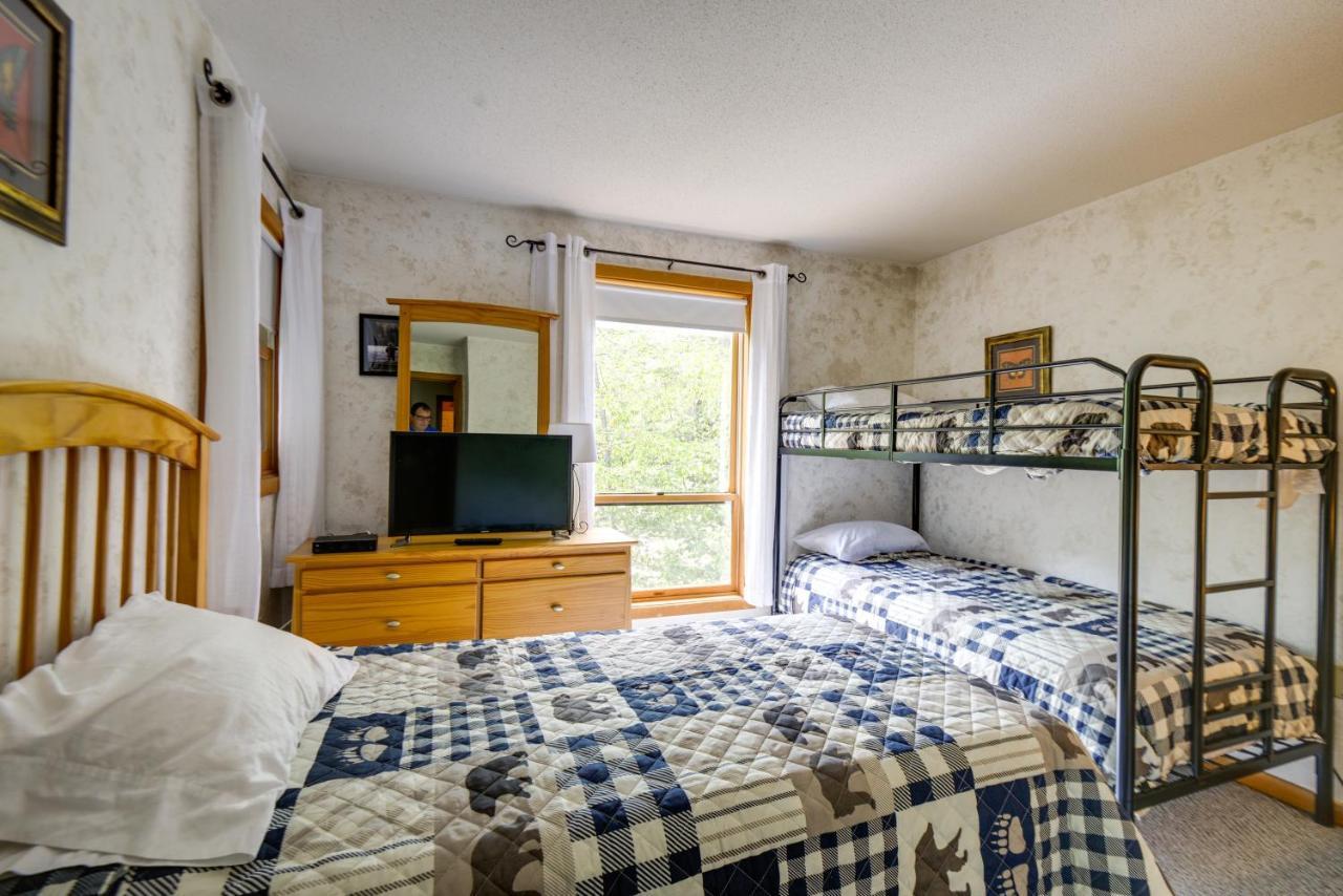 Well-Appointed Lincoln Abode Ski, Swim And Fish! Екстериор снимка